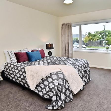 Weston Villa - Spacious & Family Friendly - Bookahome Christchurch Extérieur photo