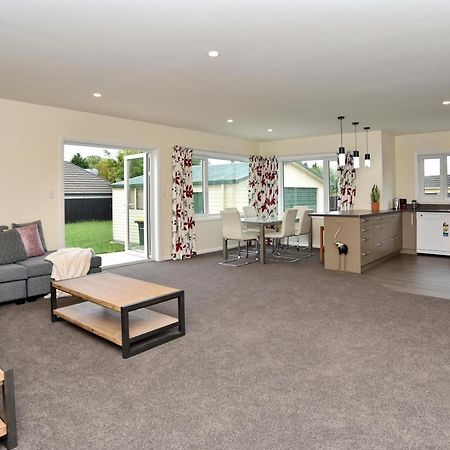 Weston Villa - Spacious & Family Friendly - Bookahome Christchurch Extérieur photo